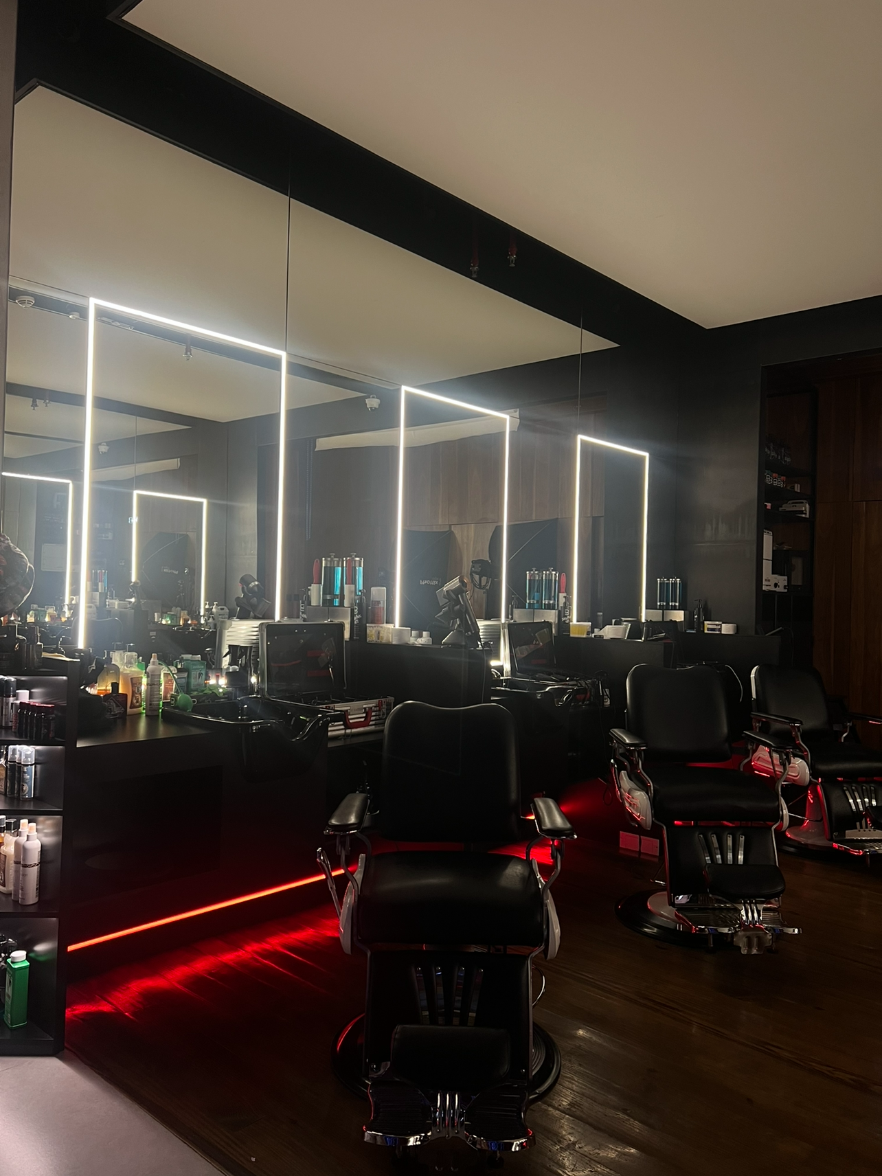 M3 salon — glass frontage